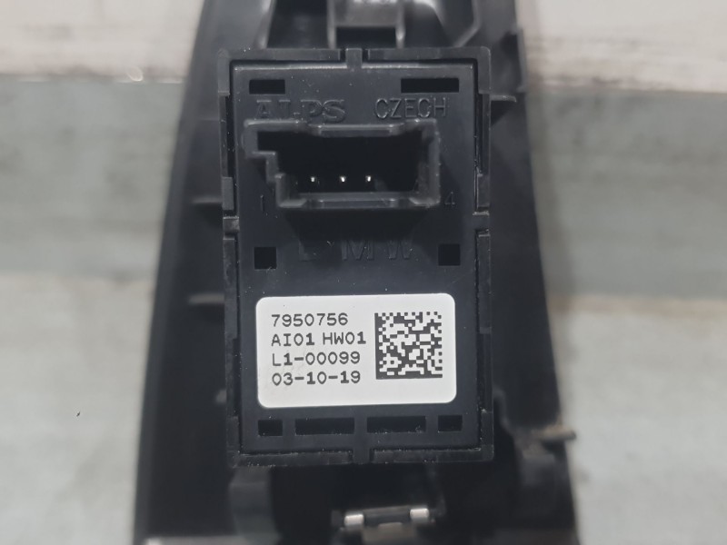 Recambio de mando elevalunas trasero izquierdo para bmw 1 (f40) 116 d referencia OEM IAM 7950756  