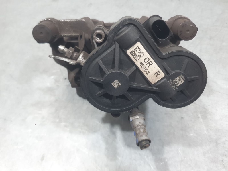 Recambio de pinza freno trasera derecha para bmw 1 (f40) 116 d referencia OEM IAM 689260601  