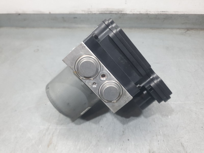Recambio de abs para hyundai i20 ii (gb, ib) 1.2 referencia OEM IAM 58920C8250 G858920550 MOBIS
