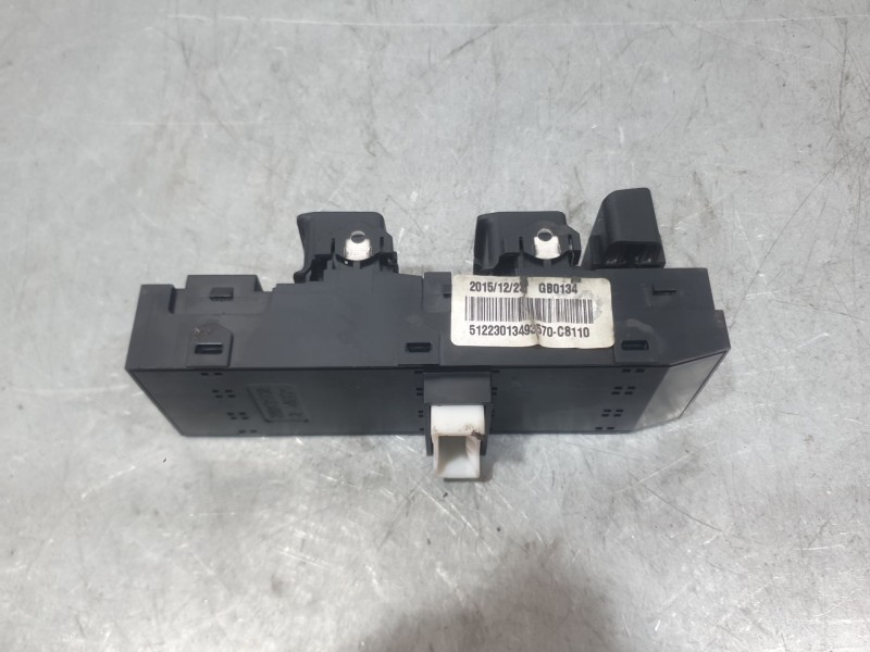 Recambio de mando elevalunas delantero izquierdo para hyundai i20 ii (gb, ib) 1.2 referencia OEM IAM 93570C8110  