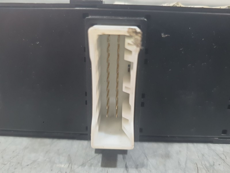 Recambio de mando elevalunas delantero izquierdo para hyundai i20 ii (gb, ib) 1.2 referencia OEM IAM 93570C8110  