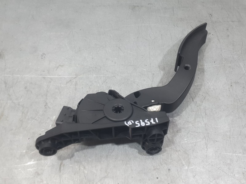 Recambio de potenciometro pedal para hyundai i20 ii (gb, ib) 1.2 referencia OEM IAM 32700B9010 B9010 