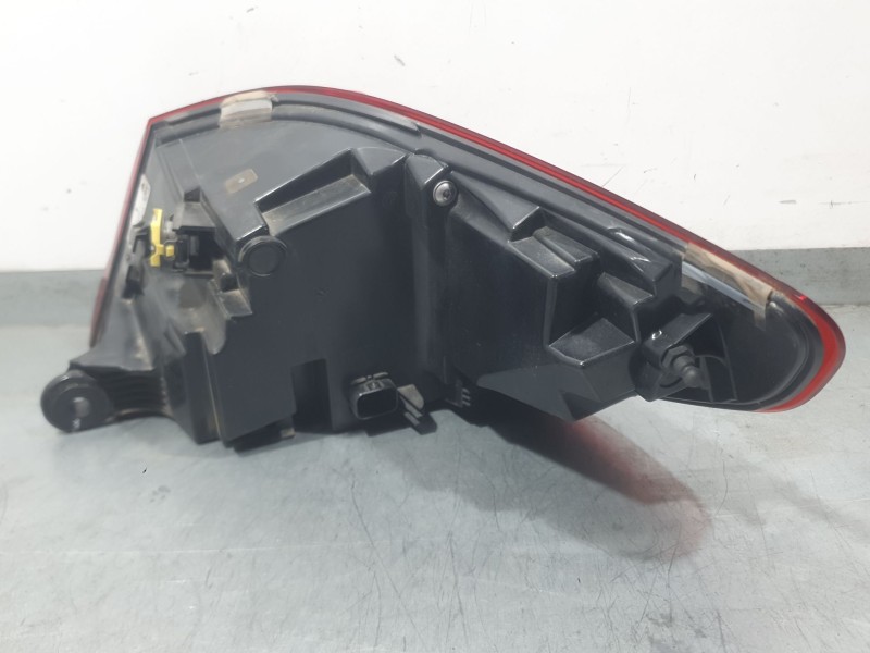 Recambio de piloto trasero izquierdo exterior para bmw 1 (f40) 116 d referencia OEM IAM 7450643 647501 