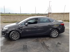 OPEL ASTRA J SEDÁN