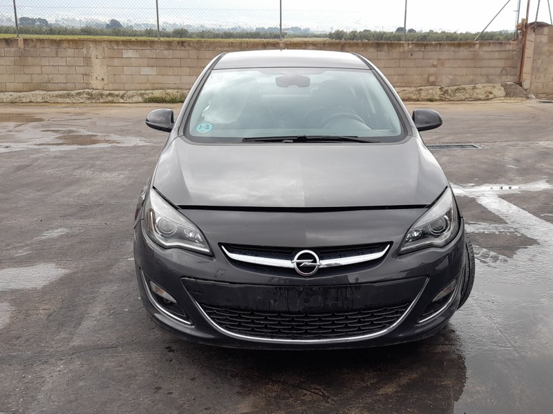 opel astra j sedán del año 2014