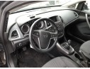 opel astra j sedán del año 2014