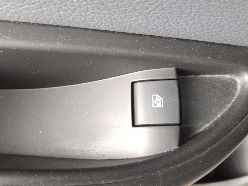 Recambio de mando elevalunas trasero izquierdo para opel astra j sedán 1.4 turbo (69) referencia OEM IAM 13301888  