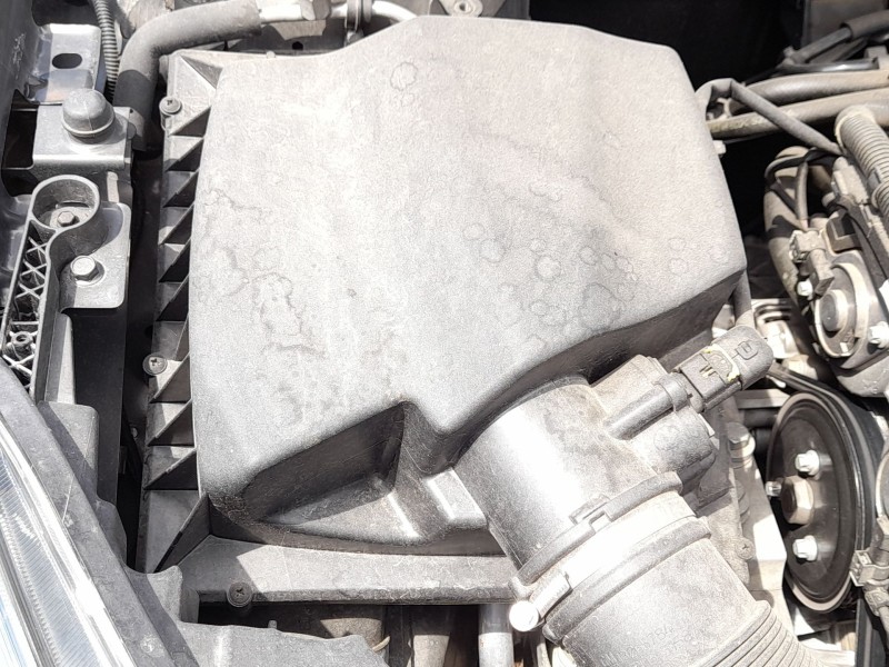 Recambio de carcasa filtro aire para opel astra j sedán 1.4 turbo (69) referencia OEM IAM 13301777  