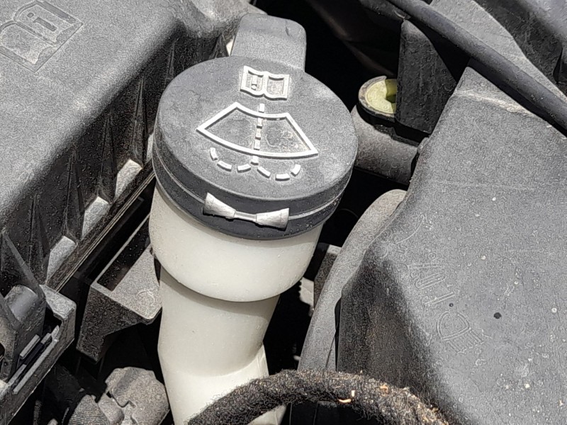 Recambio de deposito limpia para opel astra j sedán 1.4 turbo (69) referencia OEM IAM 13361913  