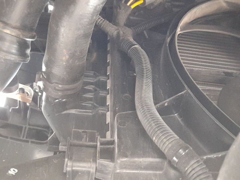 Recambio de radiador agua para opel astra j sedán 1.4 turbo (69) referencia OEM IAM 39074665  