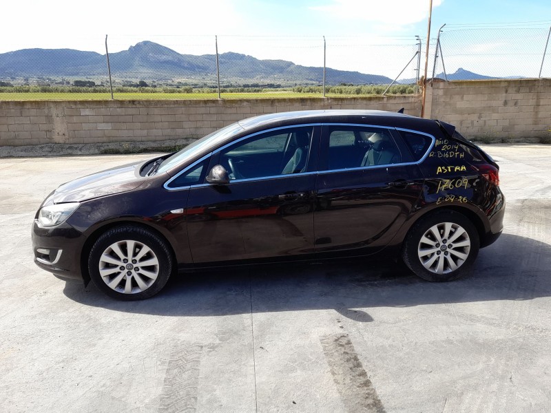opel astra j (p10) del año 2014