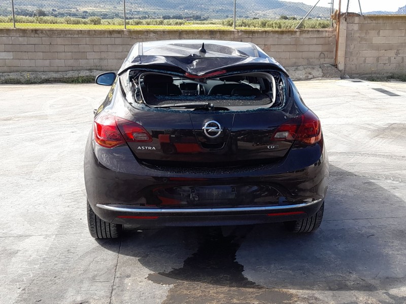 opel astra j (p10) del año 2014