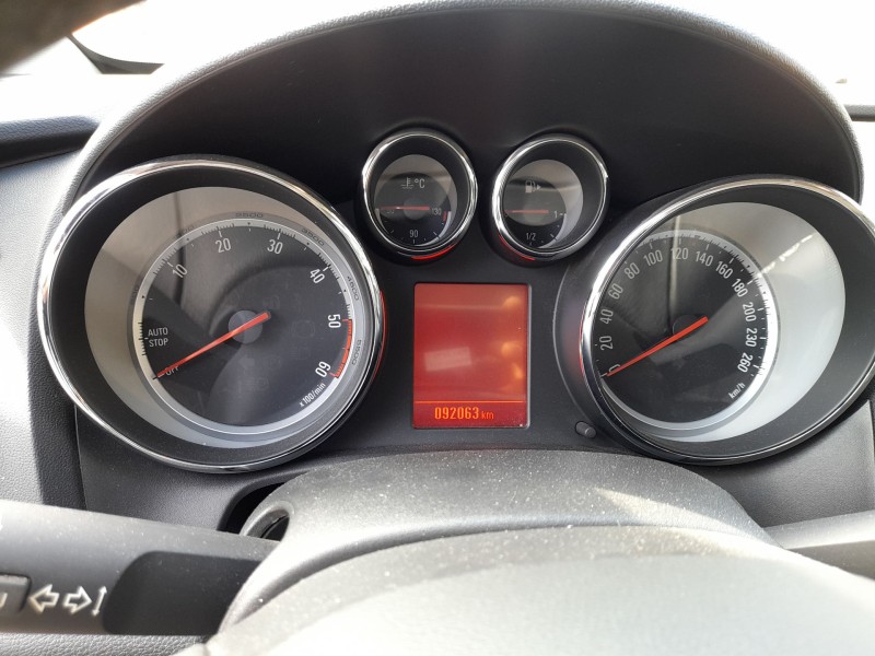 opel astra j (p10) del año 2014