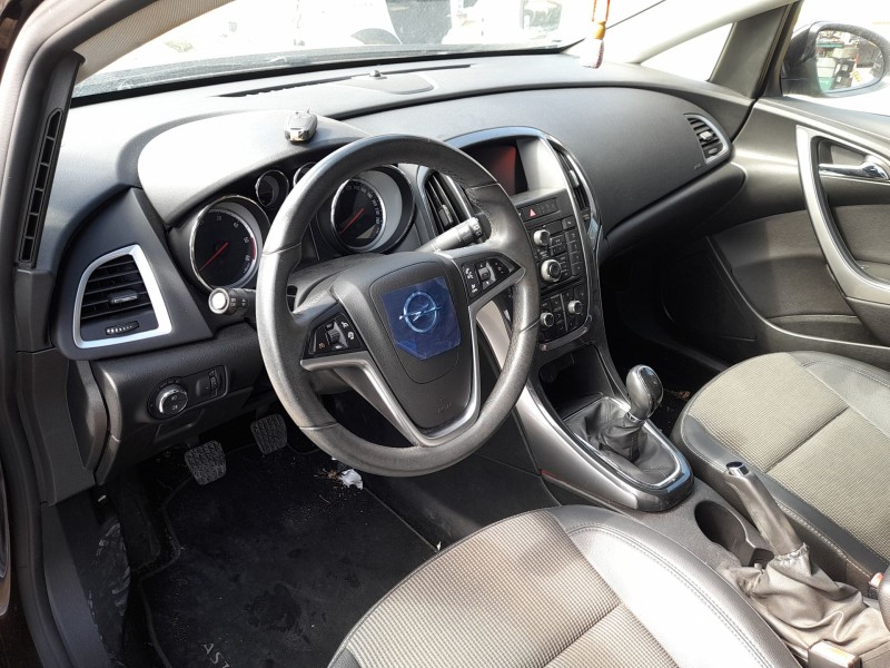 opel astra j (p10) del año 2014