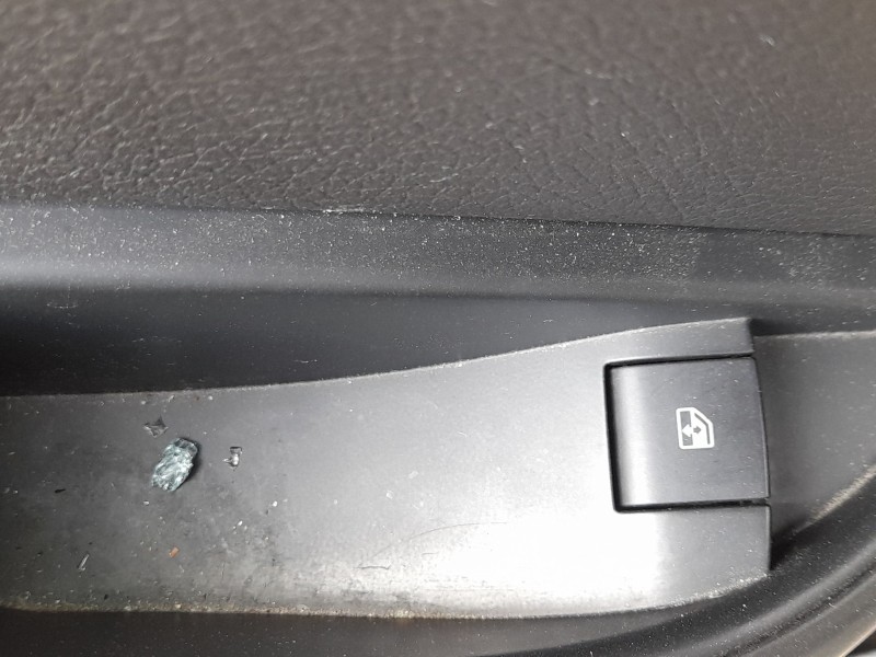 Recambio de mando elevalunas trasero izquierdo para opel astra j (p10) 1.6 cdti (68) referencia OEM IAM 13301888  