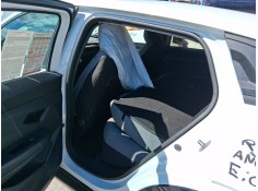Recambio de goma contorno puerta trasera izquierda para renault megane e-tech suv ev60 referencia OEM IAM   