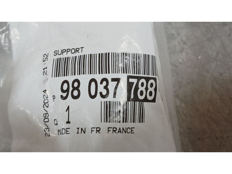 Recambio de soporte para peugeot 308 ii (lb_, lp_, lw_, lh_, l3_) 1.6 hdi referencia OEM IAM 9803778880 SOPORTE INTERCOOLER 