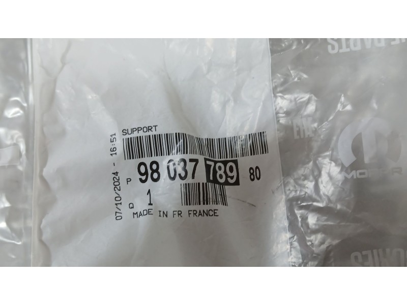 Recambio de soporte para peugeot 308 ii (lb_, lp_, lw_, lh_, l3_) 1.6 hdi referencia OEM IAM 9803778980 SOPORTE INTERCOOLER 