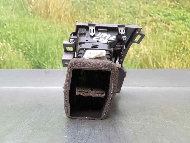 Recambio de aireador para kia niro concept plug-in hybrid referencia OEM IAM 97410G5000CG1  CENTRAL IZQUIERDO