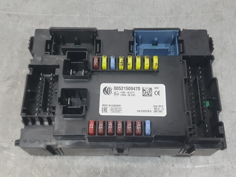 Recambio de caja reles / fusibles para jeep renegade suv (bu, b1, bv) 1.0 t-gdi referencia OEM IAM 521509470  