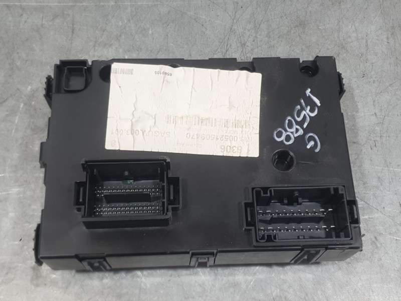 Recambio de caja reles / fusibles para jeep renegade suv (bu, b1, bv) 1.0 t-gdi referencia OEM IAM 521509470  