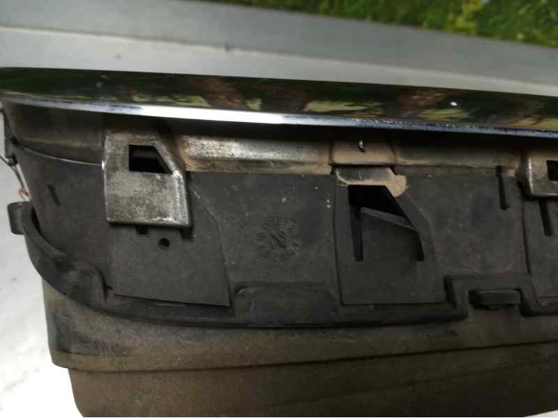 Recambio de rejilla capo der para bmw x5 (e70) 3.0d referencia OEM IAM 51137157688  TOCADA