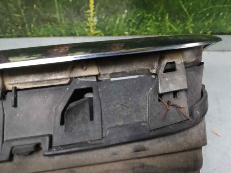 Recambio de rejilla capo izq para bmw x5 (e70) 3.0d referencia OEM IAM 51137157687  TOCADA