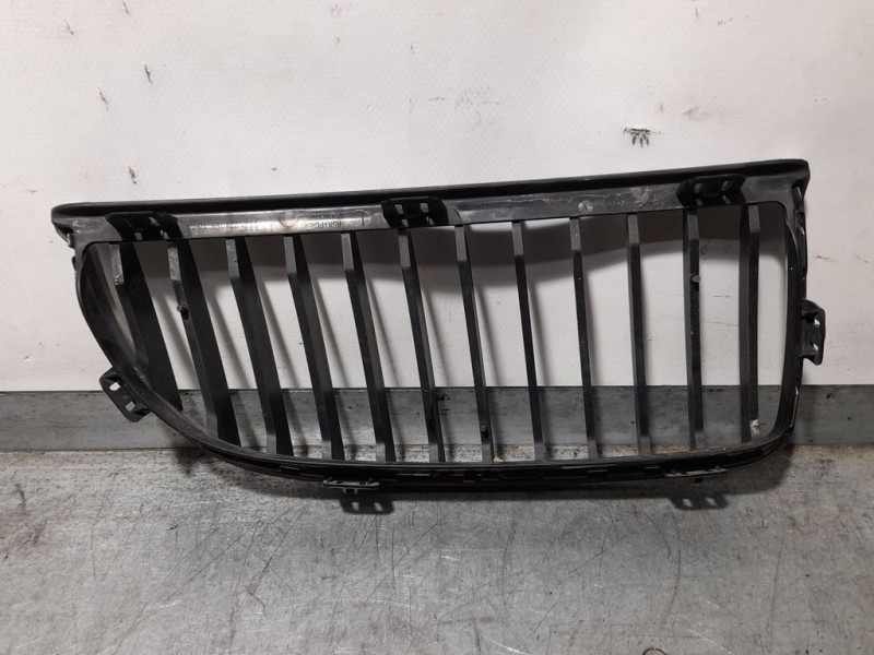 Recambio de rejilla capo izq para bmw serie 3 berlina (e90) 330d referencia OEM IAM 51137201969  