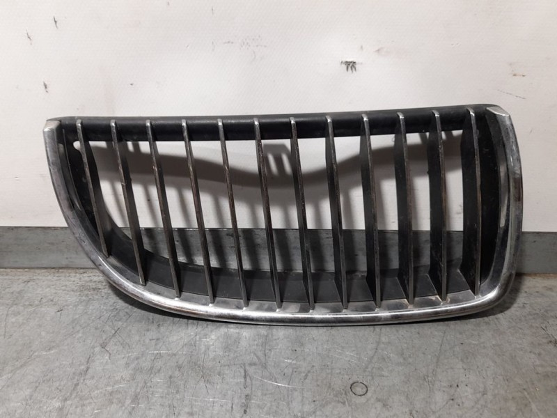 Recambio de rejilla capo der para bmw serie 3 berlina (e90) 330d referencia OEM IAM 51137201970  