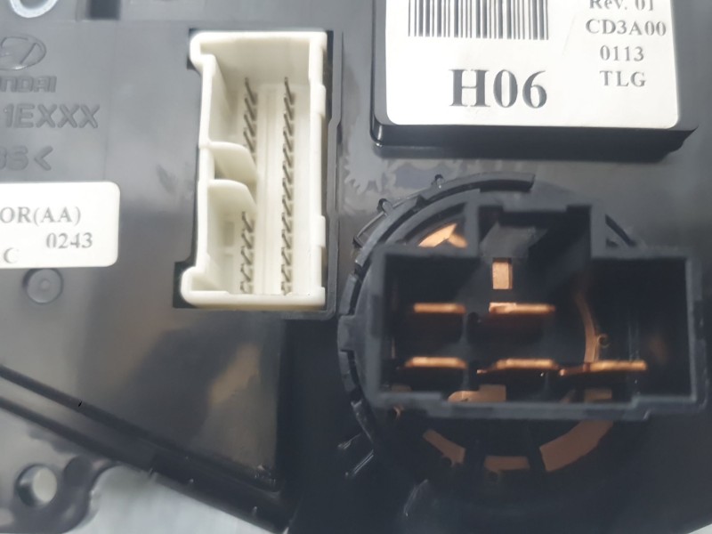 Recambio de mando calefaccion / aire acondicionado para hyundai accent iii (mc) 1.6 gls referencia OEM IAM 972501EXXX  
