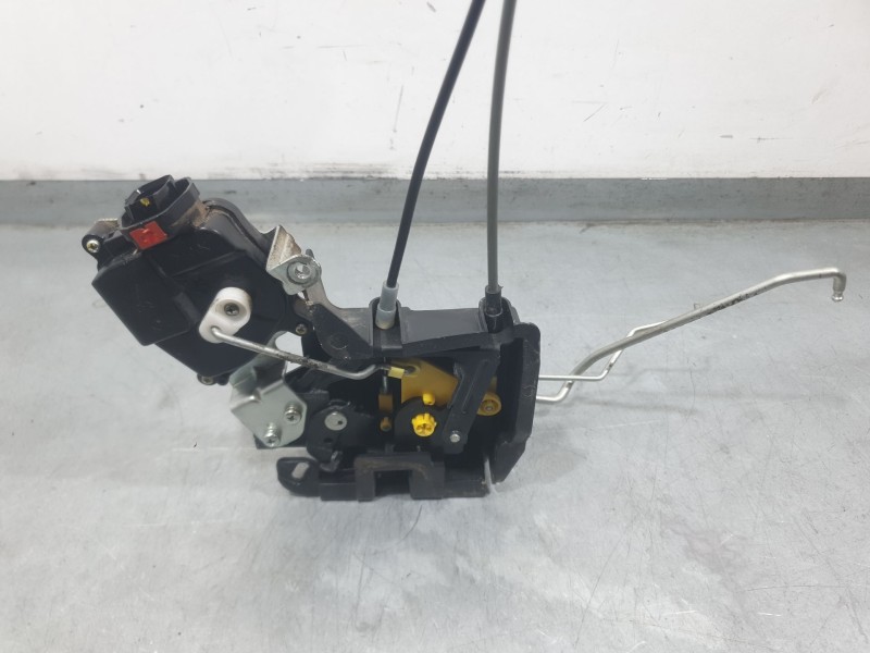 Recambio de cerradura puerta delantera derecha para hyundai accent iii (mc) 1.6 gls referencia OEM IAM 813201R020  