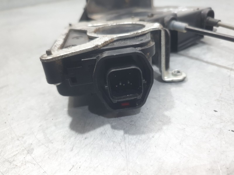 Recambio de cerradura puerta delantera derecha para hyundai accent iii (mc) 1.6 gls referencia OEM IAM 813201R020  