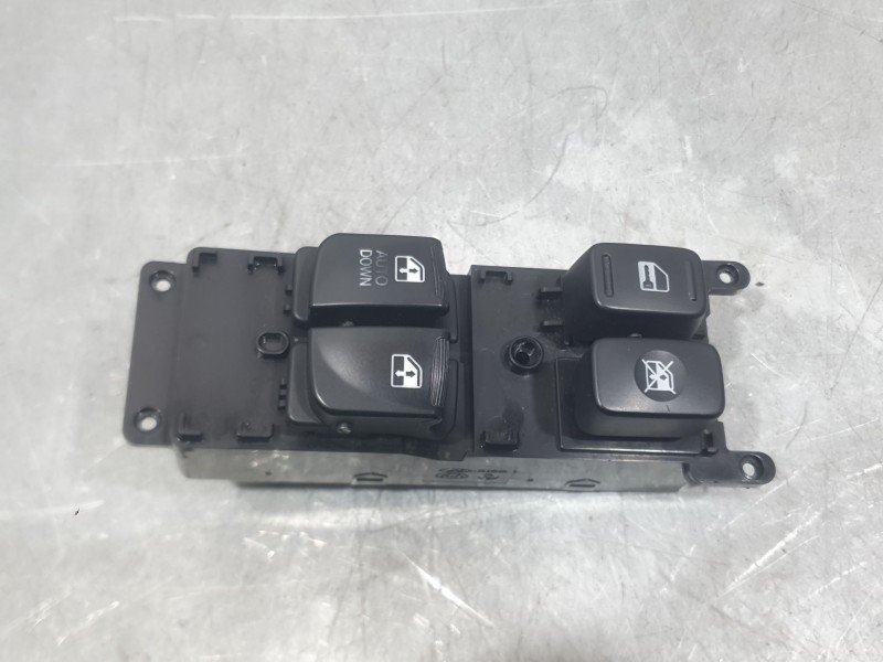 Recambio de mando elevalunas delantero izquierdo para hyundai accent iii (mc) 1.6 gls referencia OEM IAM 202005786 C/ MANDO RETR