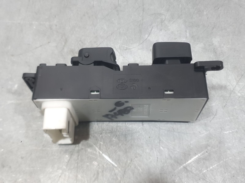 Recambio de mando elevalunas delantero izquierdo para hyundai accent iii (mc) 1.6 gls referencia OEM IAM 202005786 C/ MANDO RETR