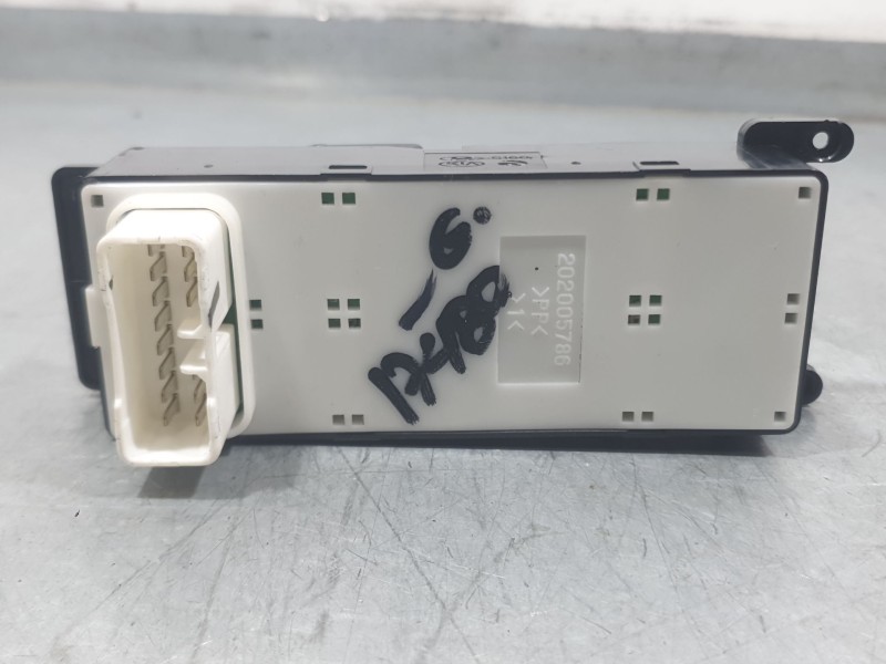Recambio de mando elevalunas delantero izquierdo para hyundai accent iii (mc) 1.6 gls referencia OEM IAM 202005786 C/ MANDO RETR