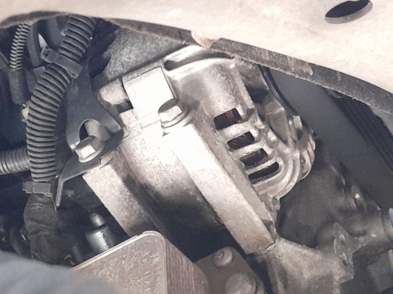 Recambio de alternador para opel astra j (p10) 1.6 cdti (68) referencia OEM IAM 13586367 95519901 