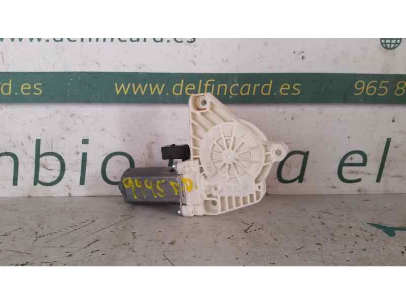 Recambio de motor elevalunas delantero derecho para mercedes-benz clase b (w245) 2.0 cat referencia OEM IAM  2 PIN ELECTRICO