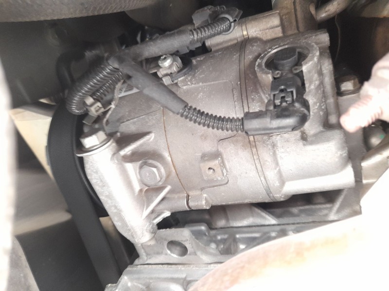 Recambio de compresor aire acondicionado para opel astra j (p10) 1.6 cdti (68) referencia OEM IAM 39164668  