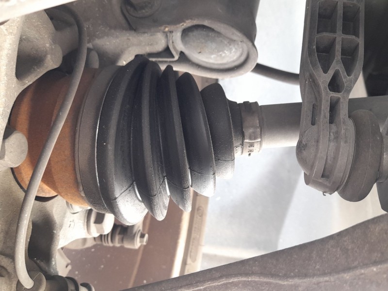 Recambio de transmision delantera izquierda para opel astra j (p10) 1.6 cdti (68) referencia OEM IAM 13335140 1677188180 9552049