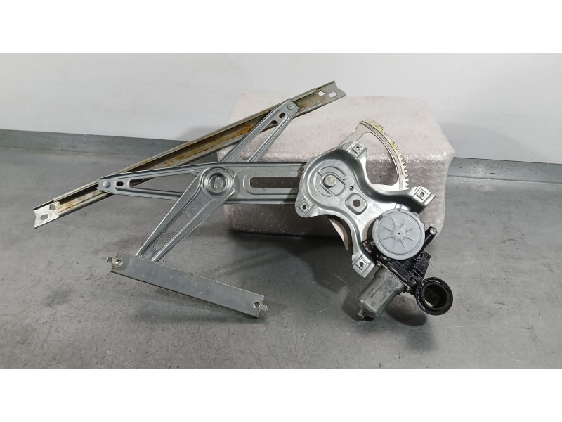 Recambio de elevalunas delantero derecho para toyota auris (_e18_) 1.4 d-4d (nde180_) referencia OEM IAM 857100D100 DENSO 6 PINS