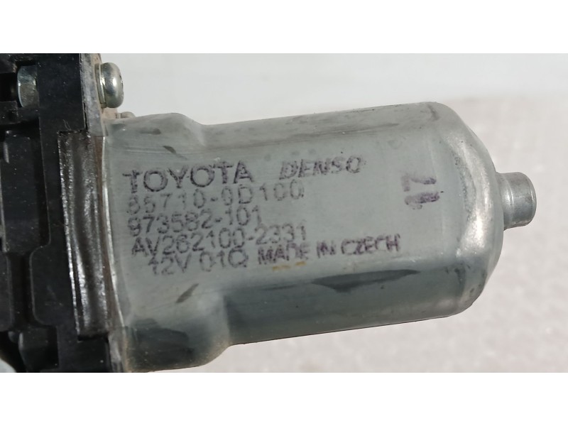 Recambio de elevalunas delantero derecho para toyota auris (_e18_) 1.4 d-4d (nde180_) referencia OEM IAM 857100D100 DENSO 6 PINS