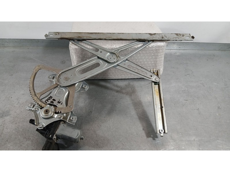 Recambio de elevalunas delantero derecho para toyota auris (_e18_) 1.4 d-4d (nde180_) referencia OEM IAM 857100D100 DENSO 6 PINS