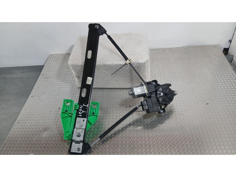 Recambio de elevalunas trasero izquierdo para seat leon (kl1, klg) 2.0 tdi referencia OEM IAM 5FA839461A 3 PINS 