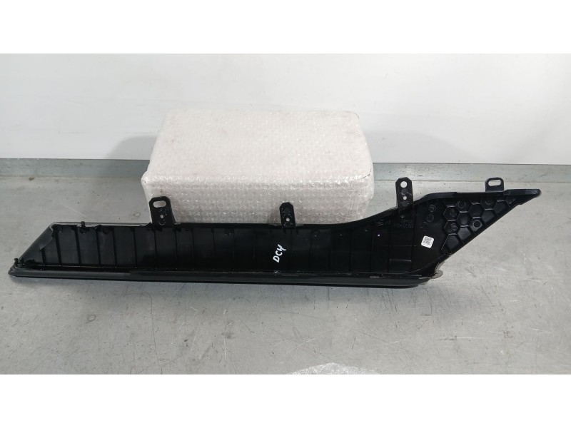 Recambio de cubierta para cupra formentor (kmp) 1.5 tsi e-hybrid referencia OEM IAM 5FB863488A APOLLABRAZOS CENTRAL DERECHO ROZA