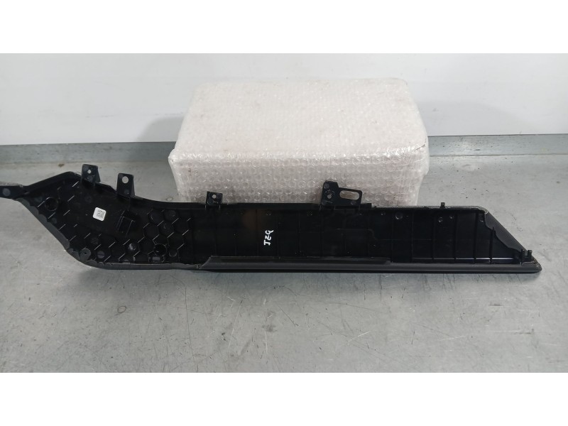 Recambio de cubierta para cupra formentor (kmp) 1.5 tsi e-hybrid referencia OEM IAM 5FB863487A APOLLABRAZOS CENTRAL IZQUIERDA 