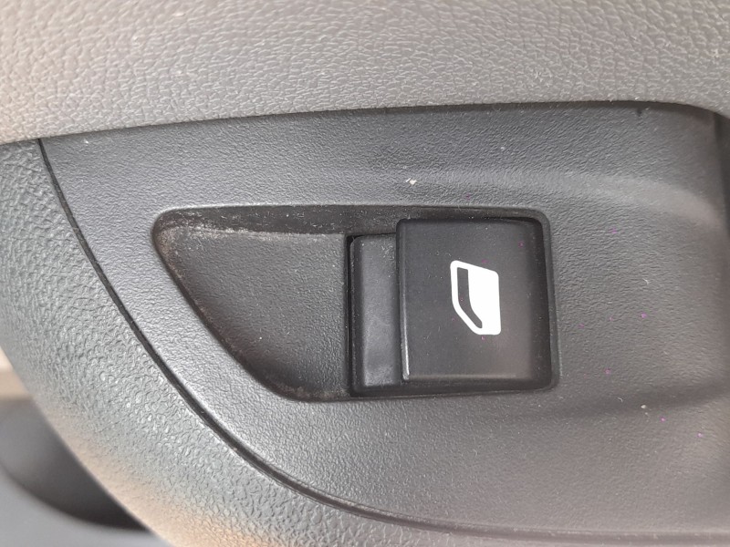 Recambio de mando elevalunas trasero derecho para opel crossland x / crossland (p17, p2qo) 1.2 (75) referencia OEM IAM 96762292 