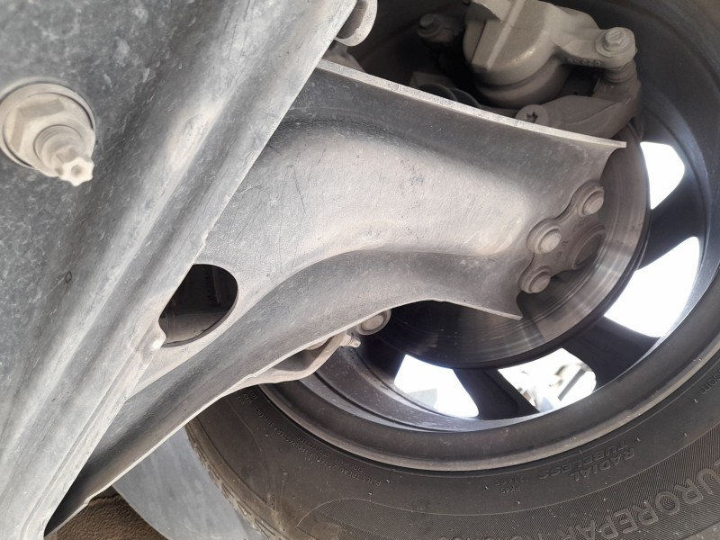 Recambio de brazo suspension inferior delantero izquierdo para opel crossland x / crossland (p17, p2qo) 1.2 (75) referencia OEM 