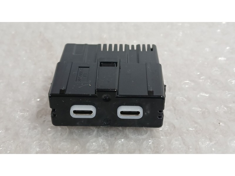 Recambio de conexion usb/aux para cupra formentor (kmp) 1.5 tsi e-hybrid referencia OEM IAM 3G5035954A TRASERO 324025960494
