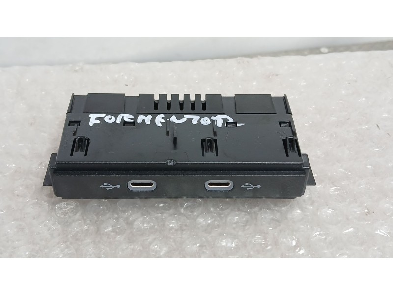 Recambio de conexion usb/aux para cupra formentor (kmp) 1.5 tsi e-hybrid referencia OEM IAM 5NA035736 DELANTERA 