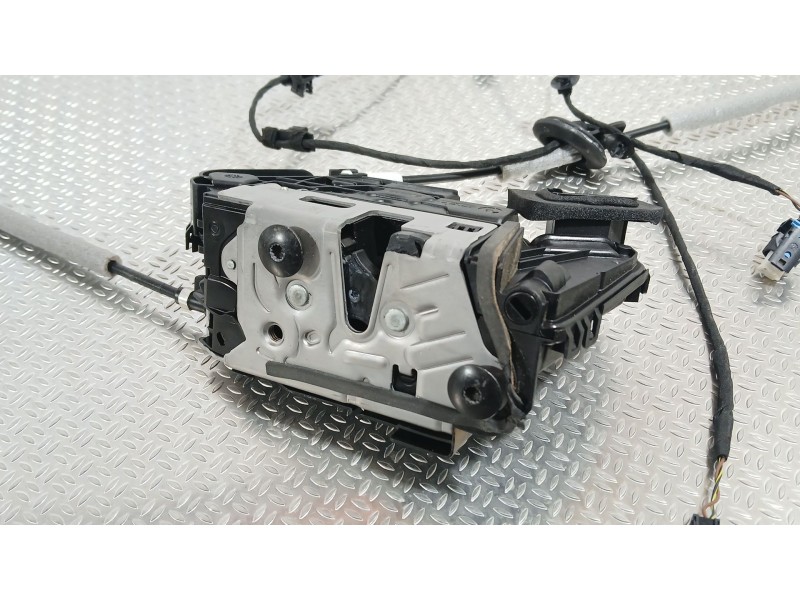 Recambio de cerradura puerta delantera derecha para seat leon (kl1, klg) 2.0 tdi referencia OEM IAM 5TB837016D  